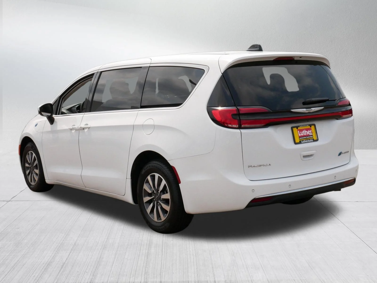 Used 2023 Bright White Clearcoat Chrysler Hybrid Touring L image 5