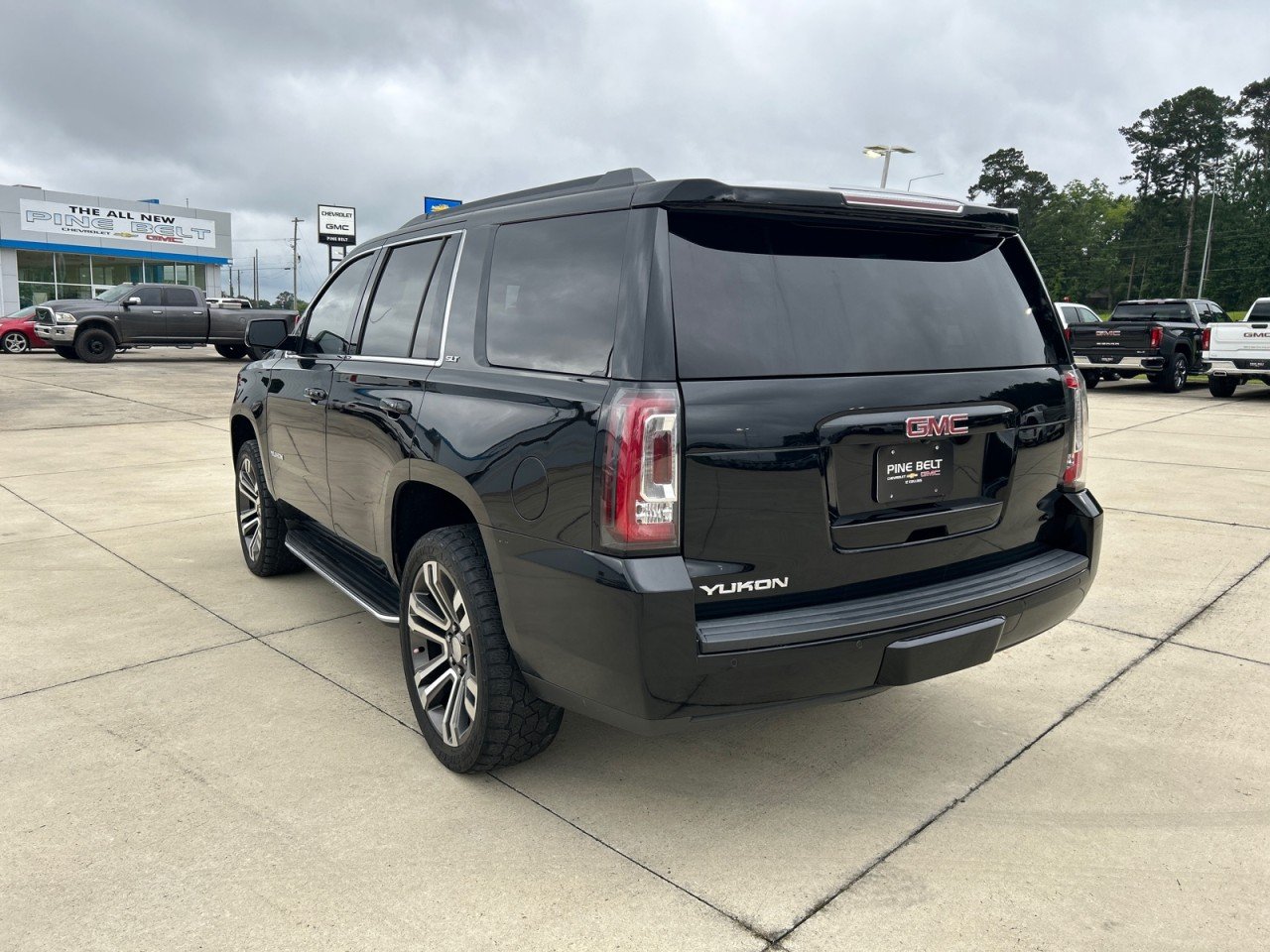 Used 2018 ONYX BLACK GMC SLT image 4