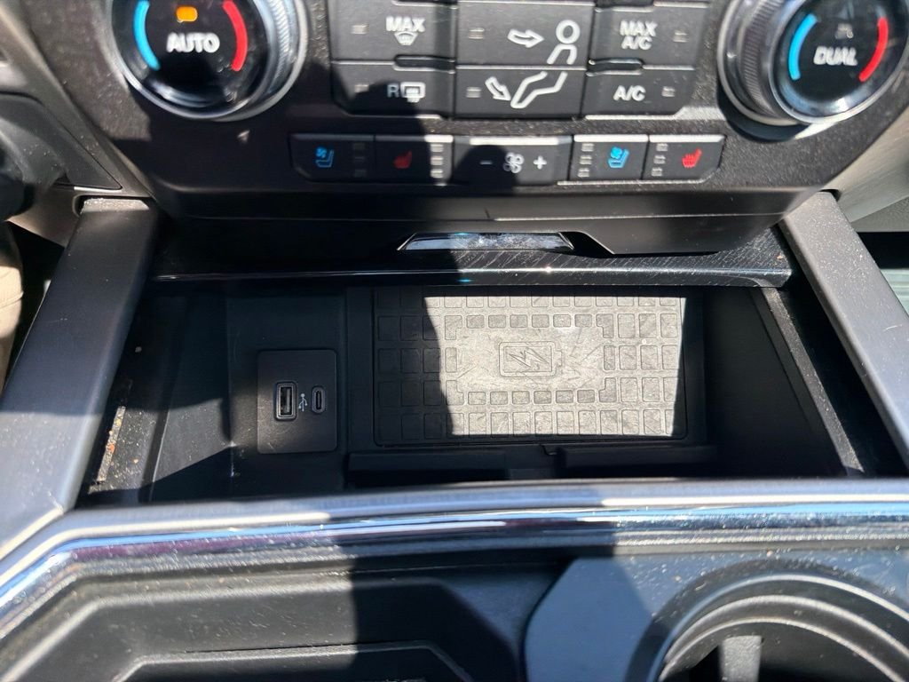 Used 2020 Magnetic Ford Platinum image 26