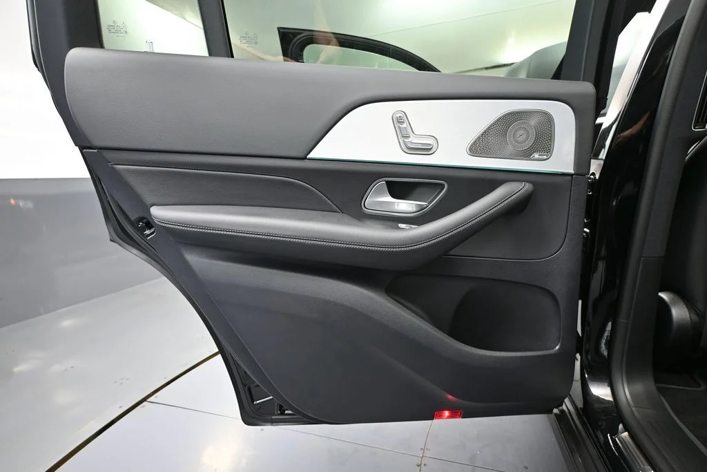 Used 2026 Black Mercedes-Benz GLS 450 image 30