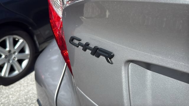 Used 2020 Silver Toyota LE image 6