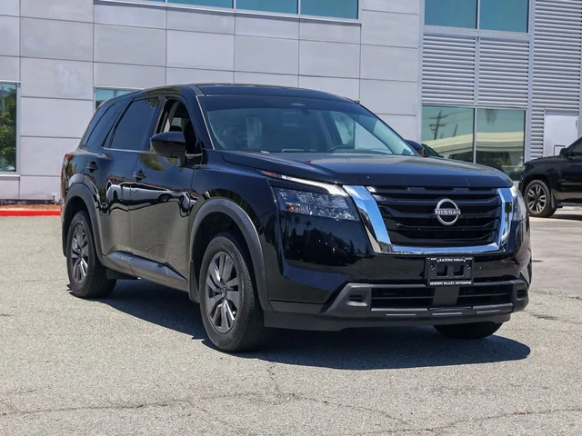 2024 Nissan Pathfinder S