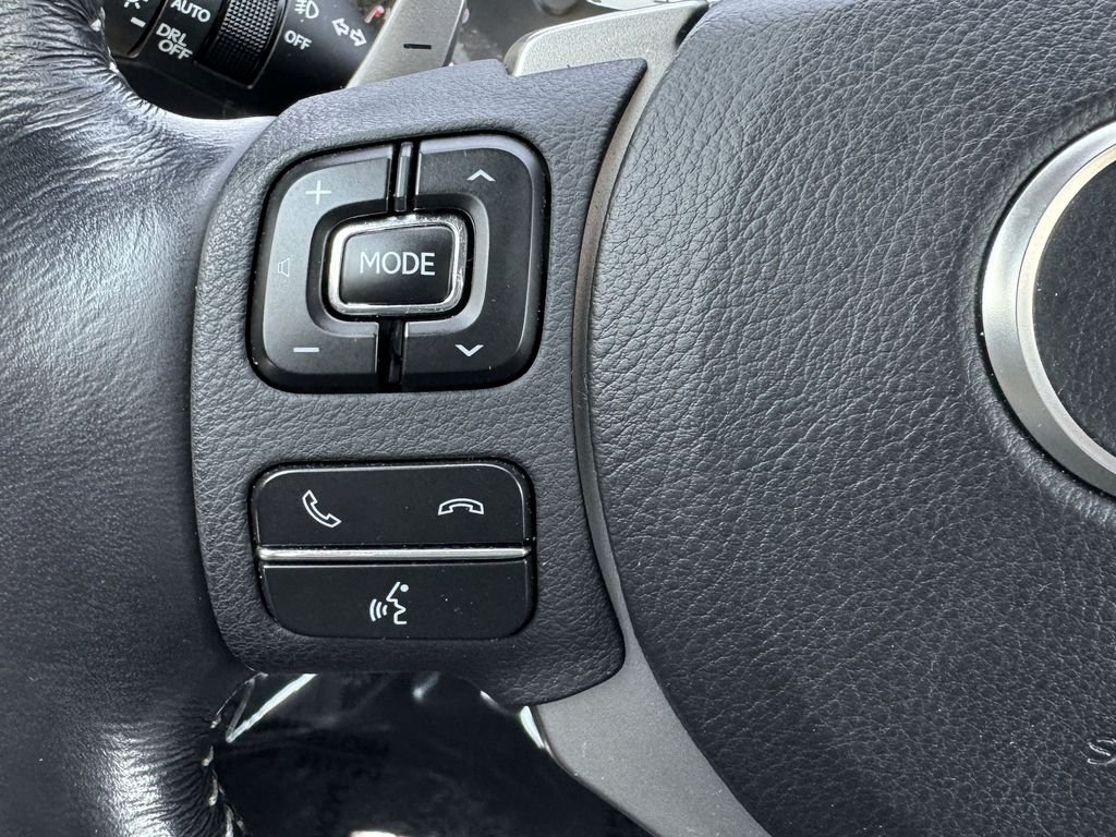 Used 2016 White Lexus 300 image 27