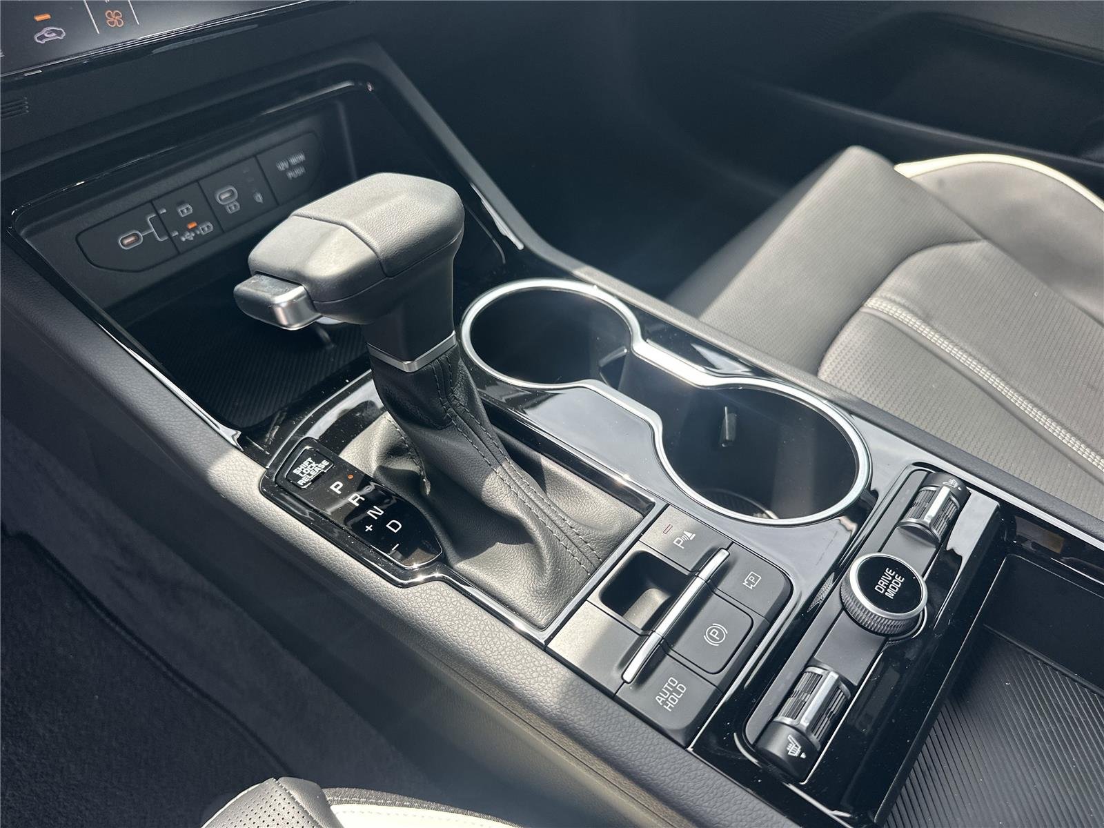 New 2026 Wolf Gray Kia GT-Line image 41