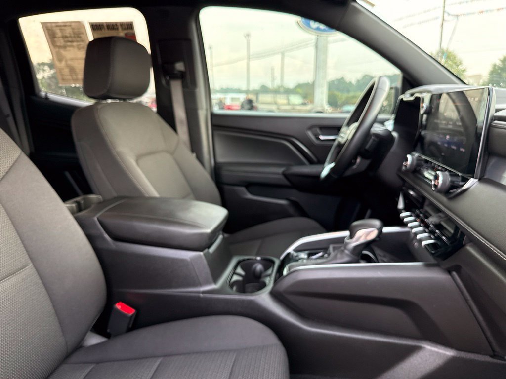 Used 2025 Sterling Gray Metallic Chevrolet LT image 21