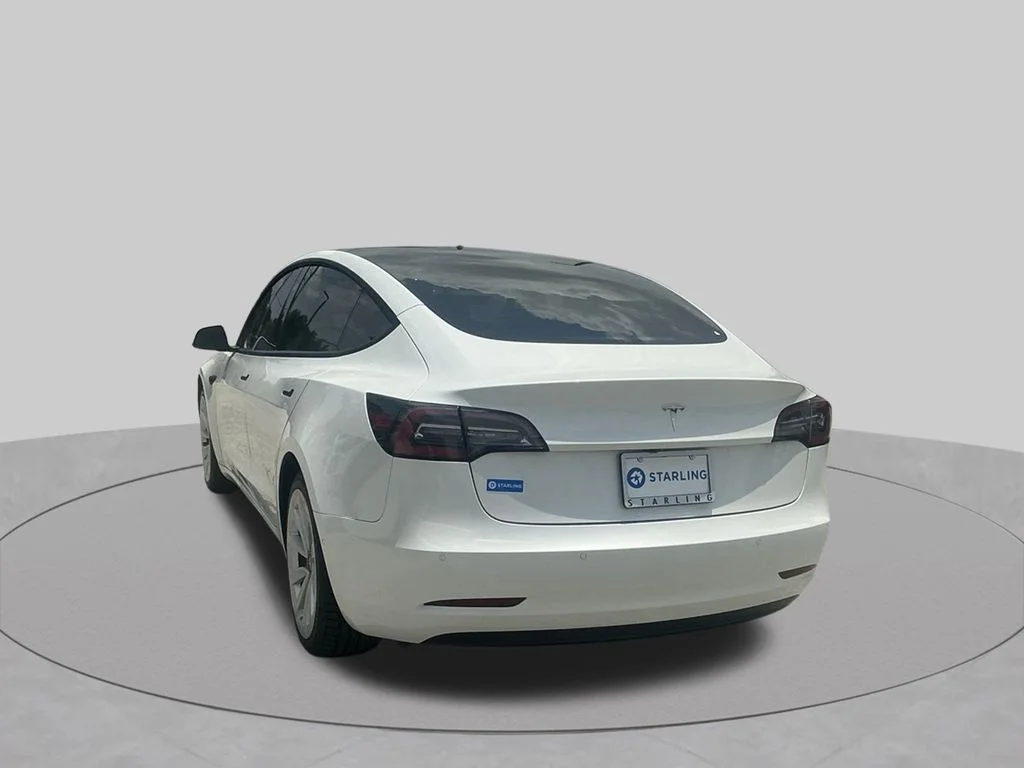 Used 2021  Tesla Standard Range Plus image 7