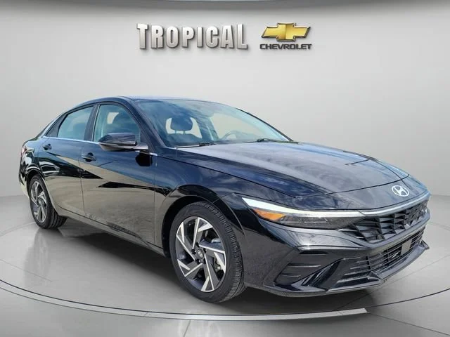Used 2025 Black Hyundai Limited image 7