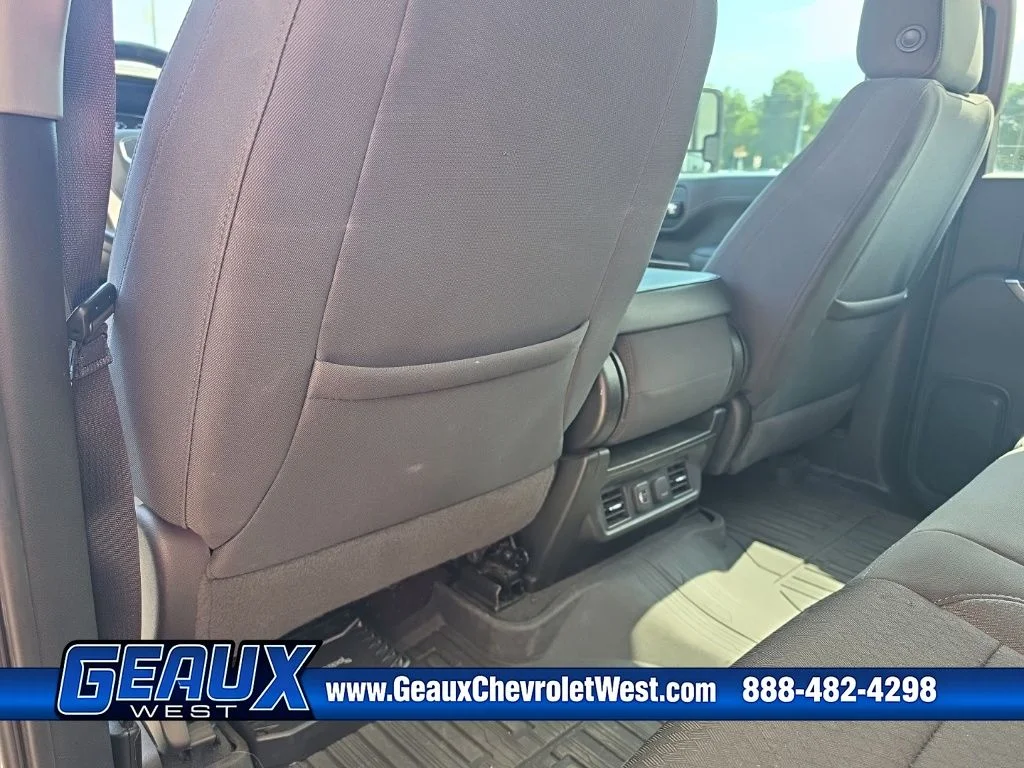 Used 2022 White GMC SLE image 27