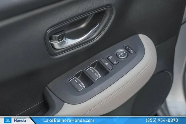 Used 2026 Solar Silver Metallic Honda EX-L image 14