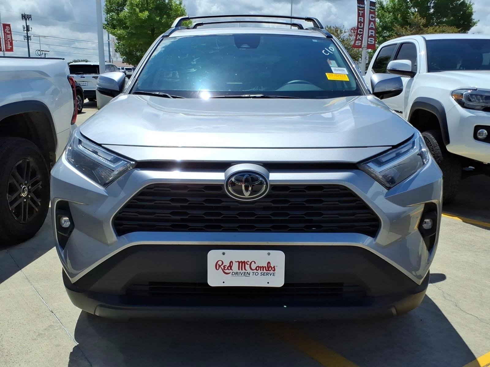Used 2023 SILVER SKY METALL Toyota XLE Premium image 2