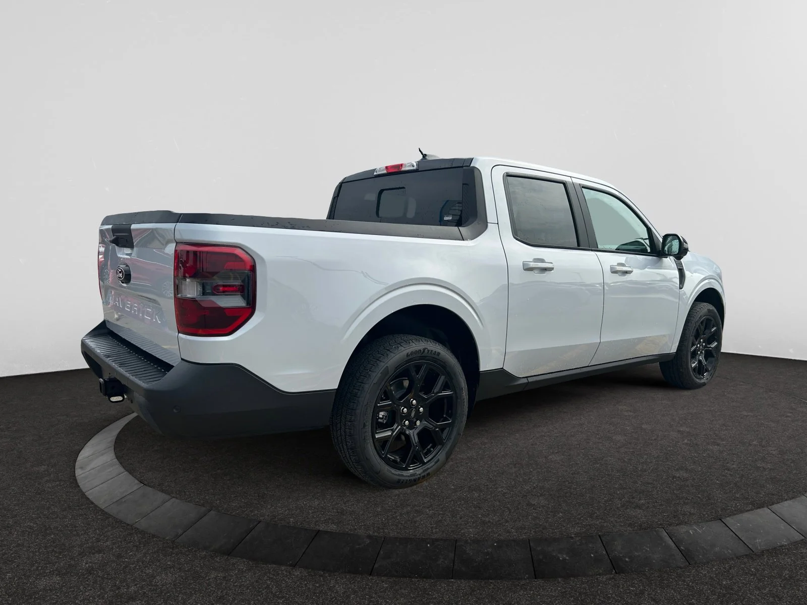 New 2025 Space White Metallic Ford Lariat image 5