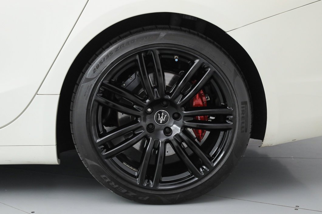 Used 2023 White Maserati Modena image 22