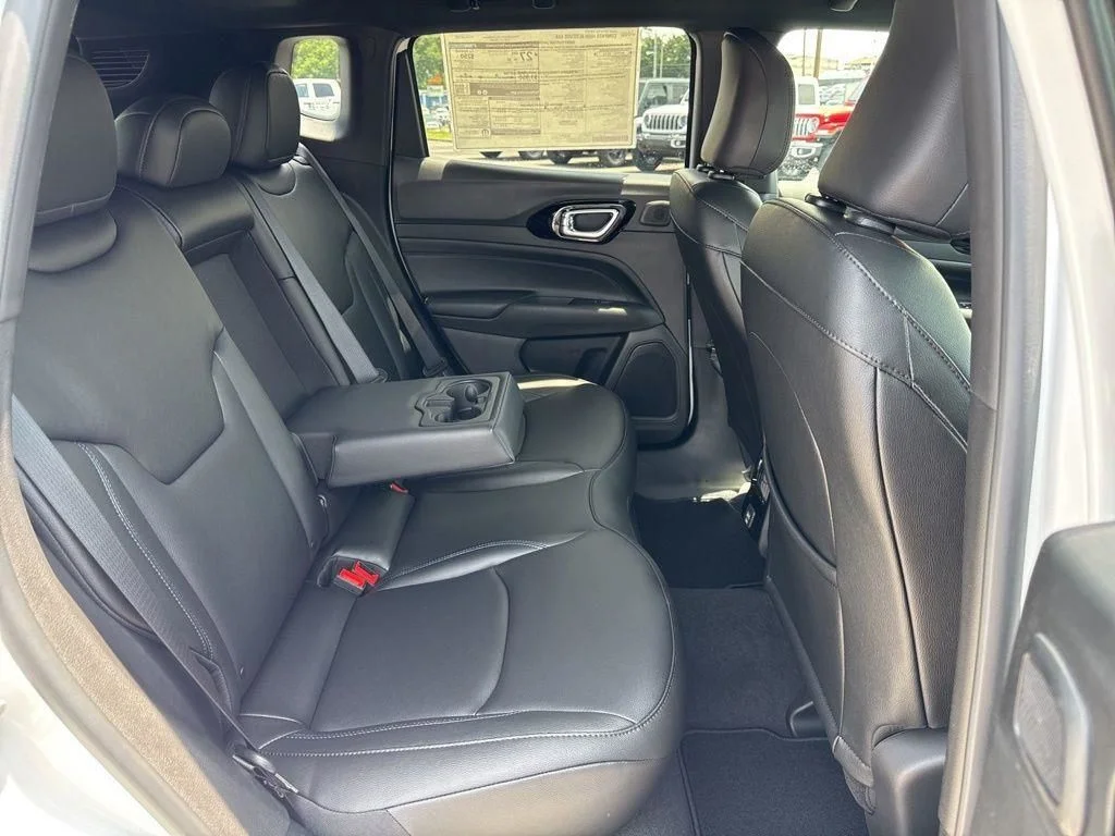 2025 Jeep Compass Limited - Photo 17