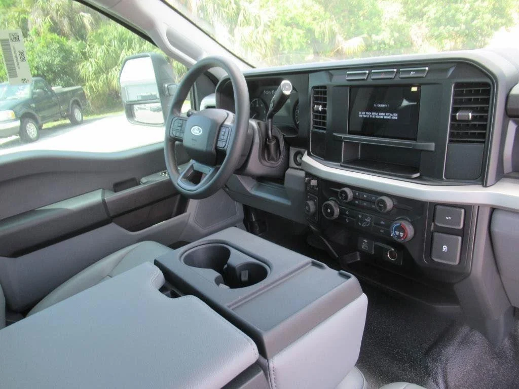 2024 Ford F-350 Super Duty Chassis Cab XL - Photo 12