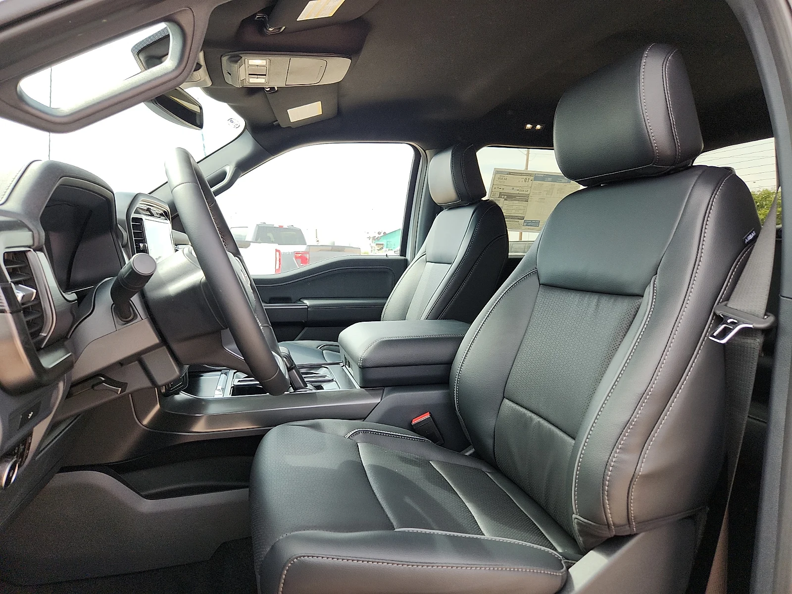 New 2026 Oxford White Ford Lariat image 17