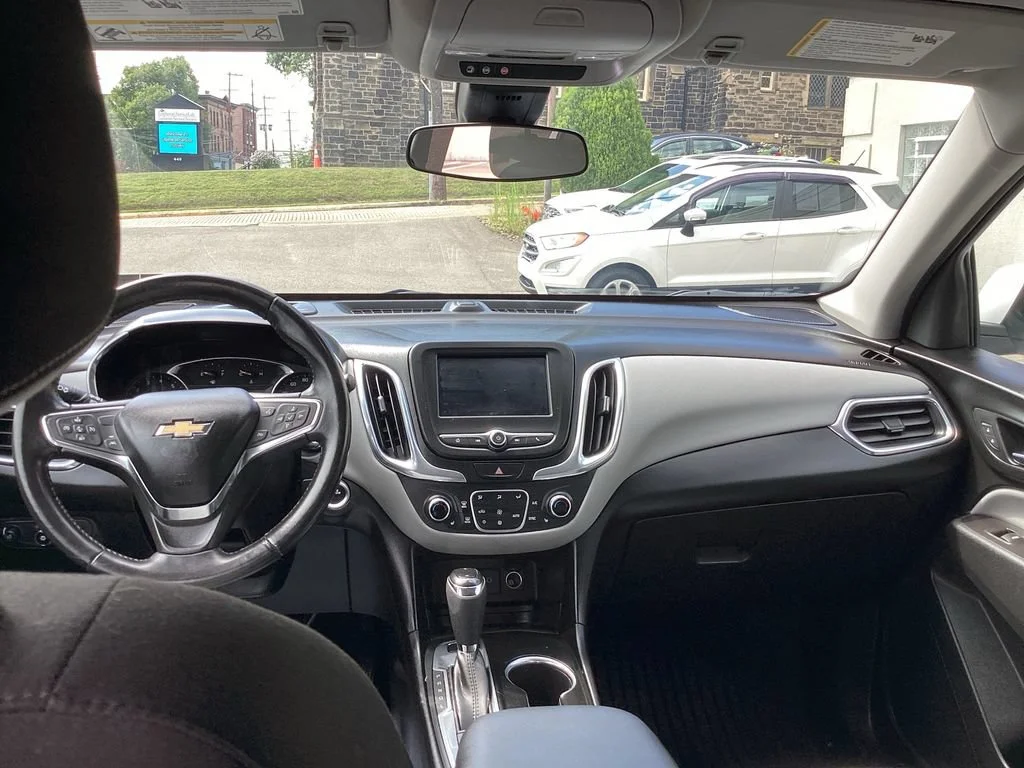 Used 2020 SUMMIT WHITE Chevrolet LT image 24