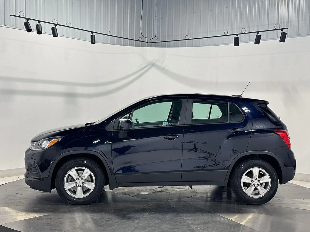 Used 2021 Blue Chevrolet LS image 14