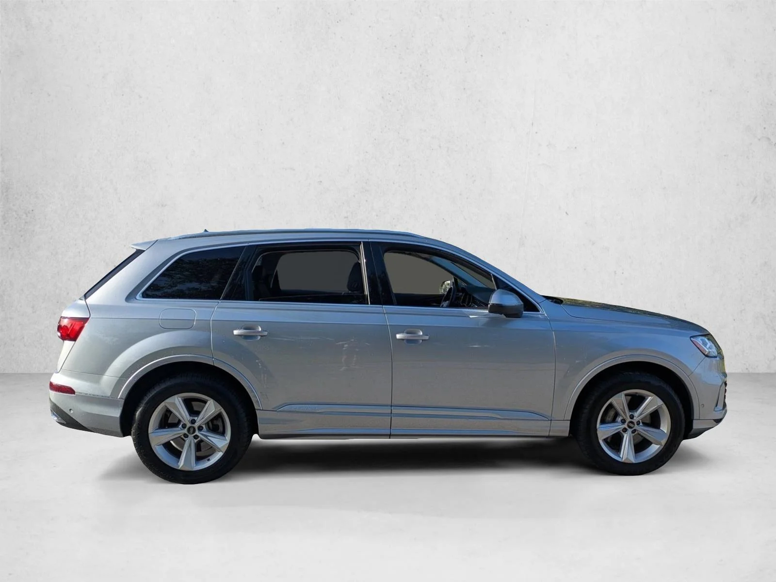 Used 2022 Florett Silver Metallic Audi Premium image 3