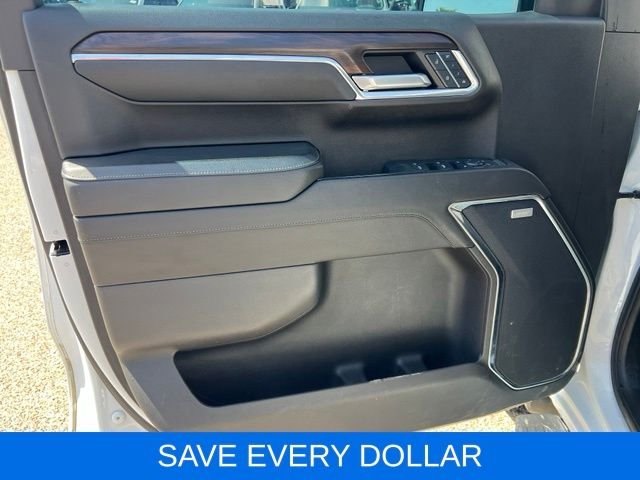 Used 2024 White GMC SLT image 13