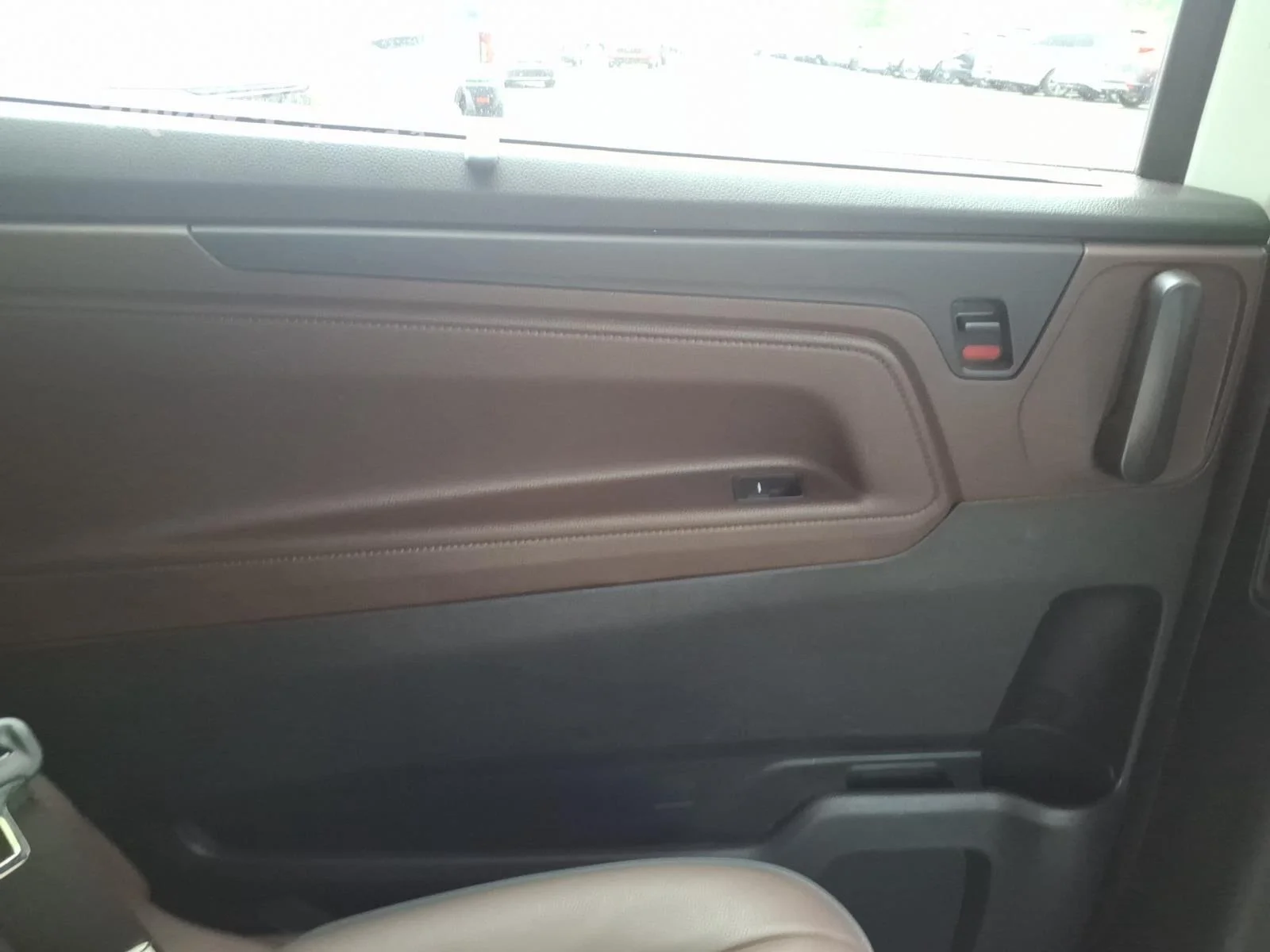 Used 2025 Platinum White Pearl Honda Touring image 17