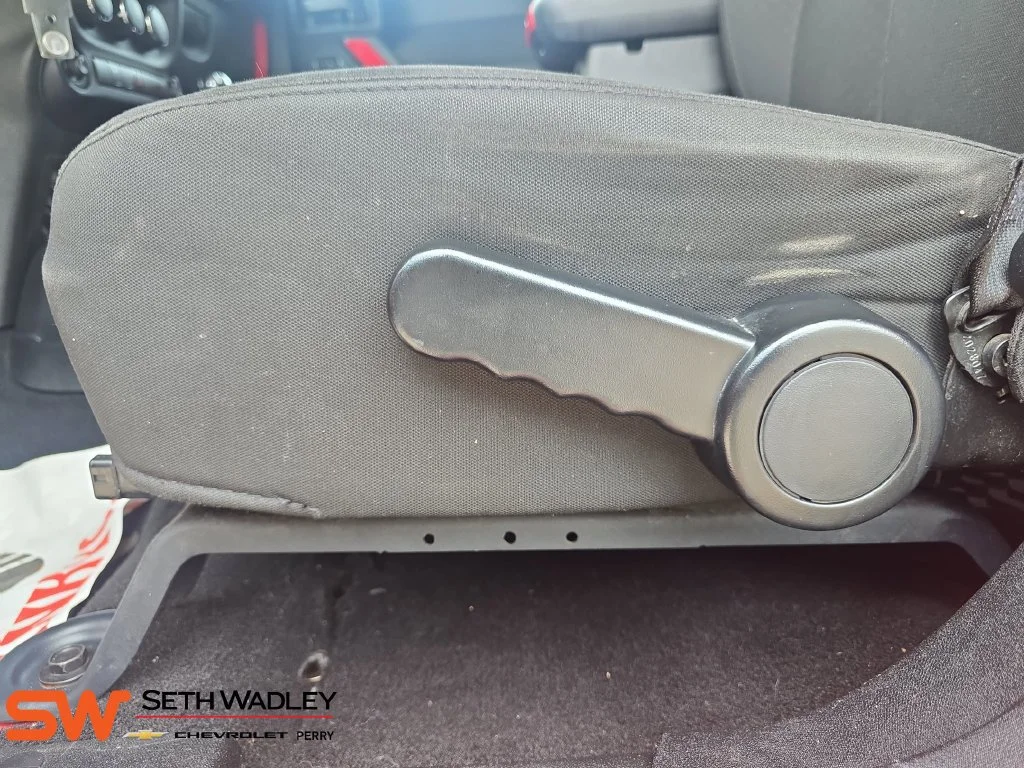 Used 2015 Red Jeep Sport image 26