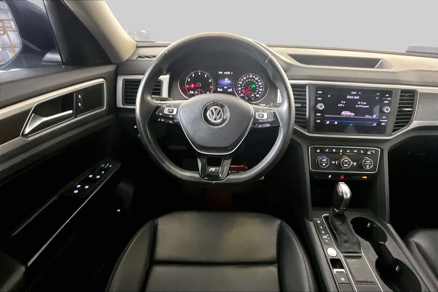 Used 2018 Platinum Gray Metallic Volkswagen 3.6L V6 SE w/Technology image 6