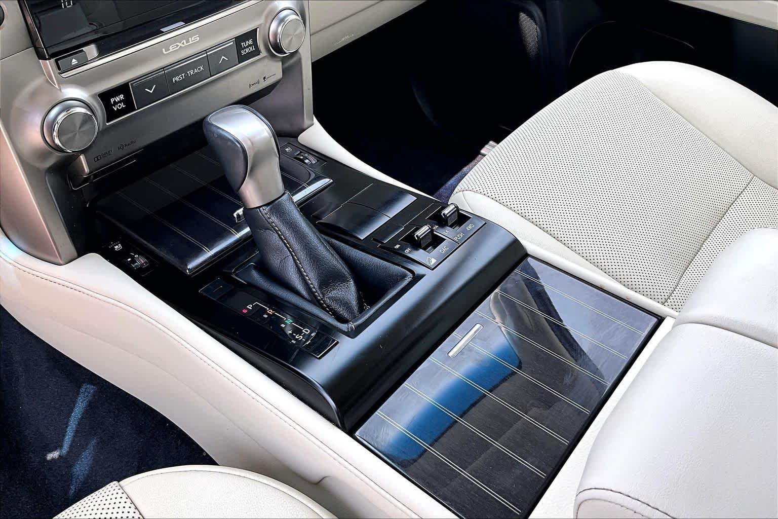 Used 2021 Starfire Pearl Lexus Premium image 16