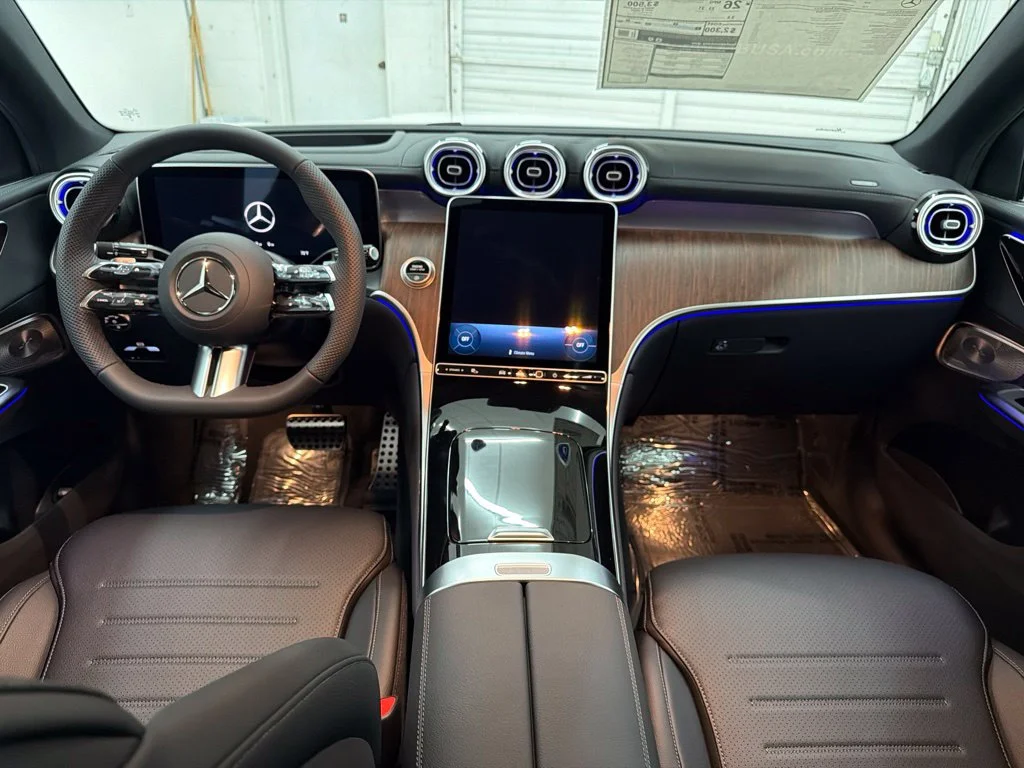 New 2027 White Mercedes-Benz GLC 300 Coupe image 23