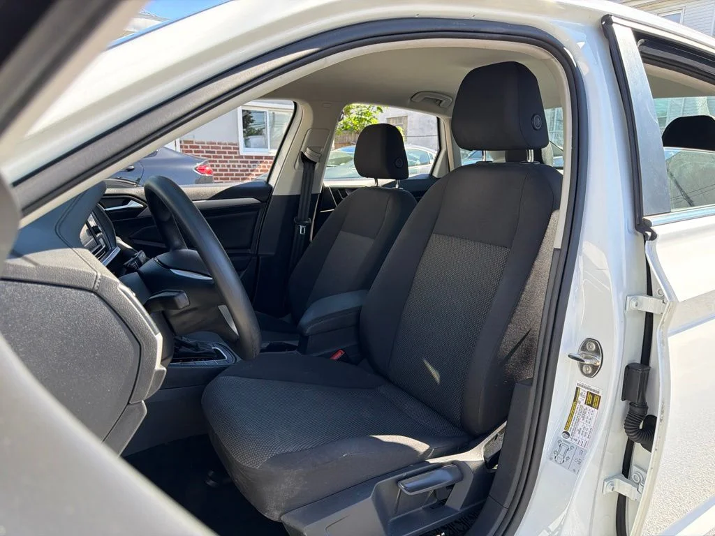 Used 2019 White Volkswagen 1.4T S image 22