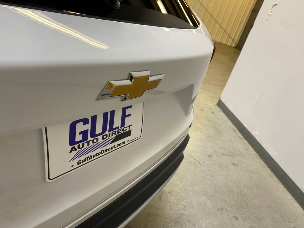 Used 2025 White Chevrolet LT image 15