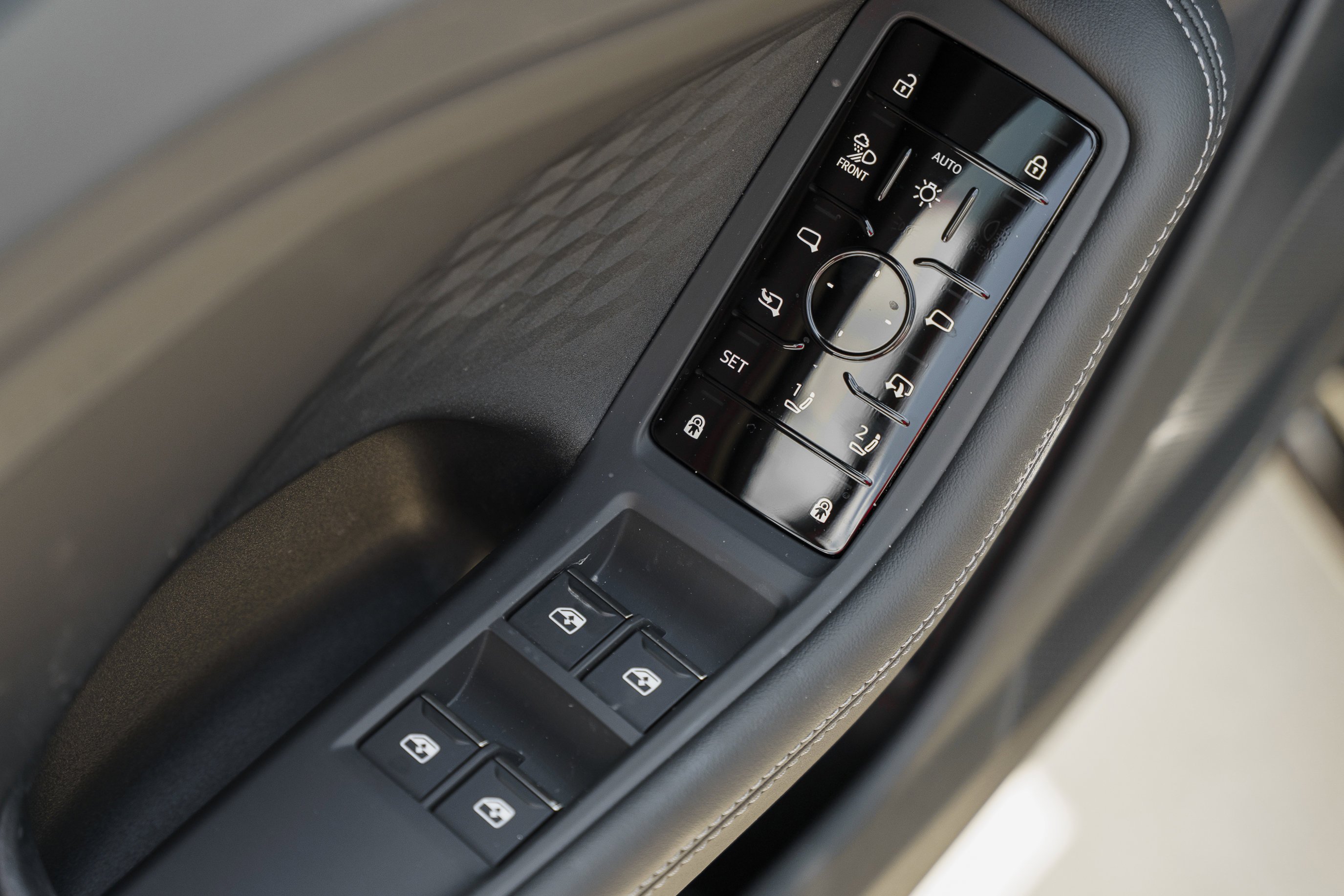 New 2026 Daytona Gray Pearl Effect Audi Premium Plus image 24
