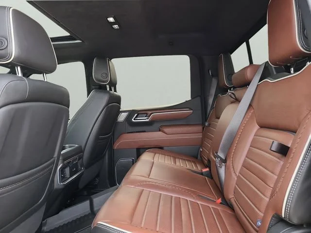 Used 2025 Onyx Black GMC Denali Ultimate image 6