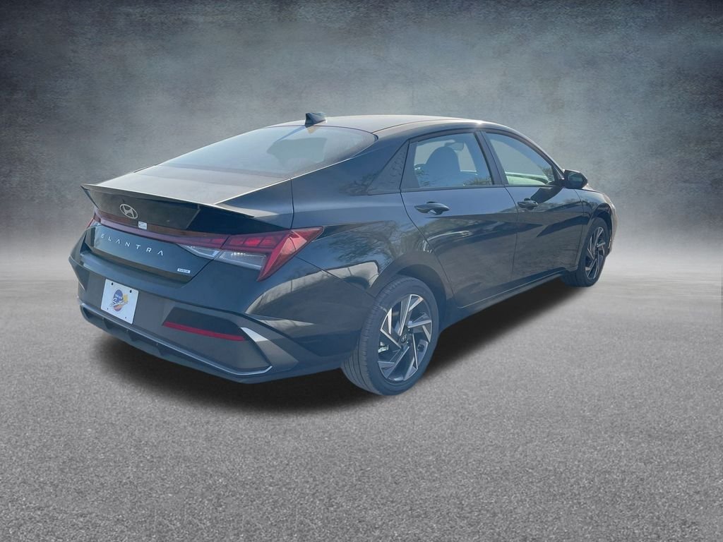 2025 Hyundai Elantra Blue - Photo 31