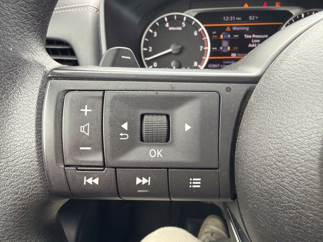 Used 2023 Gray Nissan S image 32