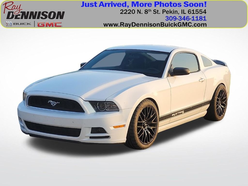 2014 Ford Mustang V6 Premium's photo