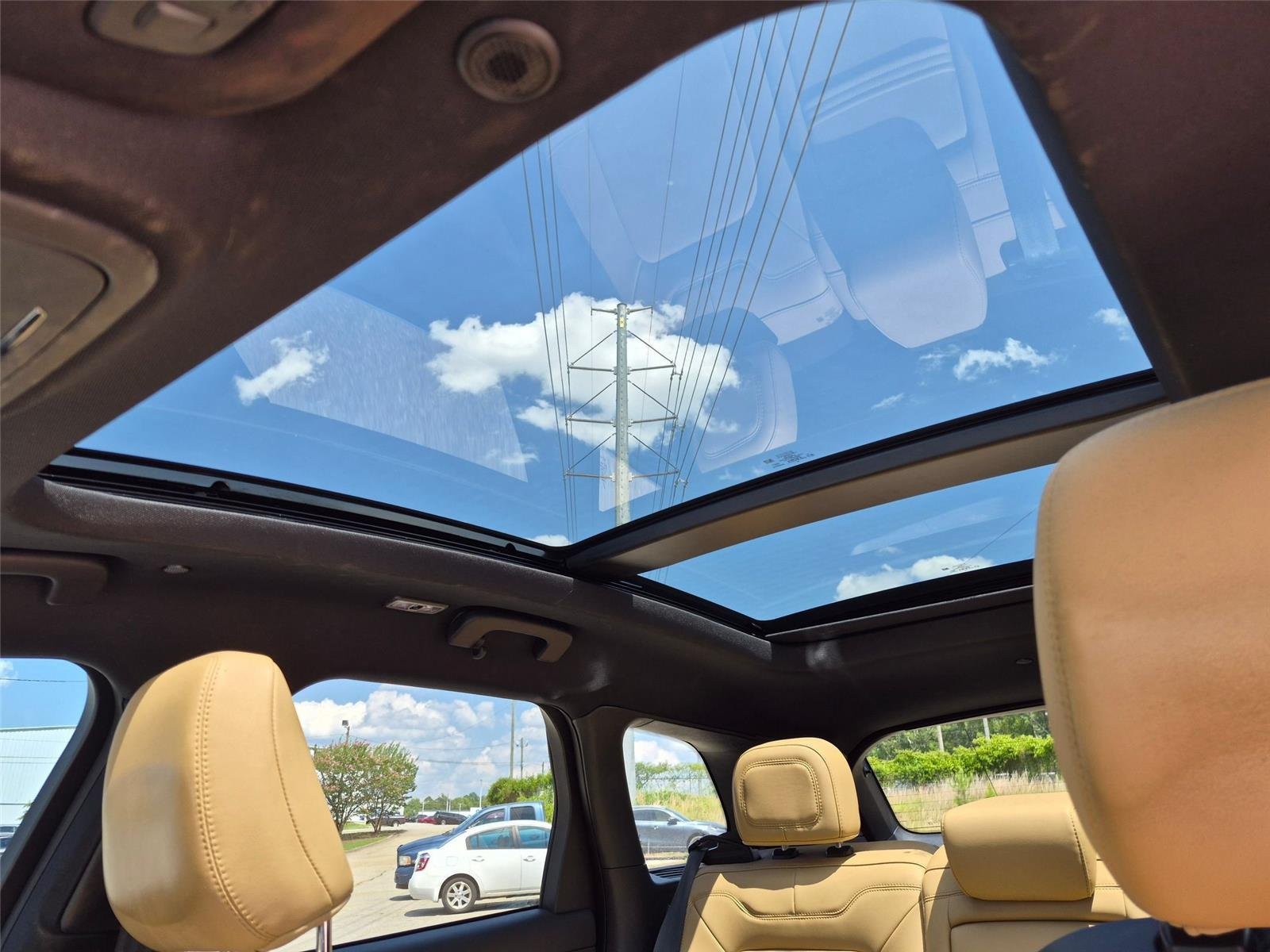 Used 2023 Whisper Blue Metallic Clearcoat Lincoln Reserve image 23