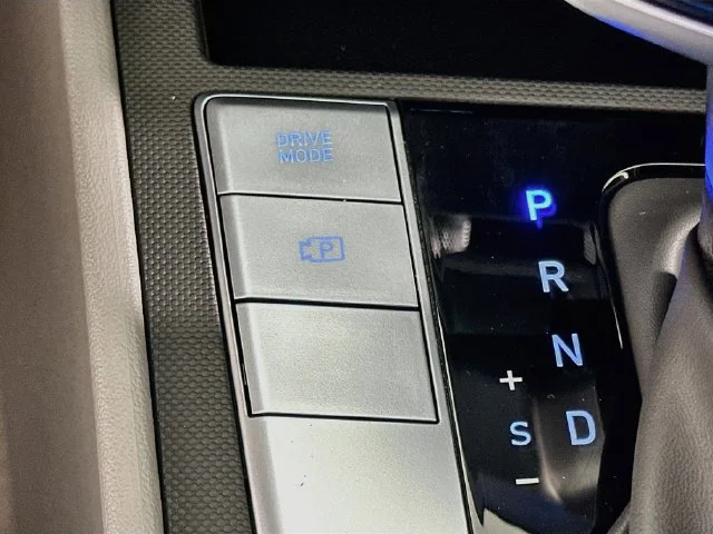 New 2026 Hyundai ELANTRA SE