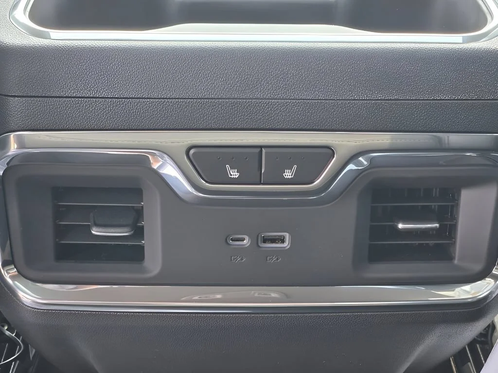 2026 GMC Sierra 1500 SLT - Photo 16