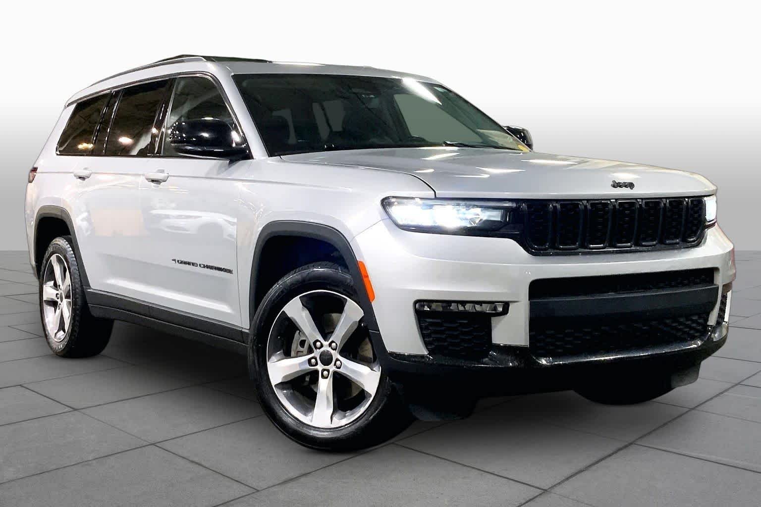 Used 2021 Silver Zynith Jeep Limited image 3