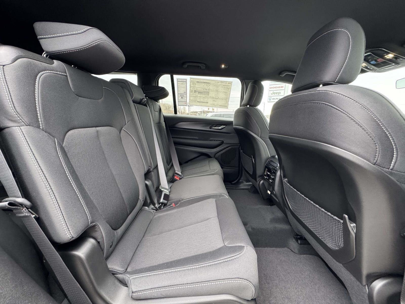 New 2025 Baltic Gray Metallic Clear-Coat Exterior Paint Jeep Laredo image 17