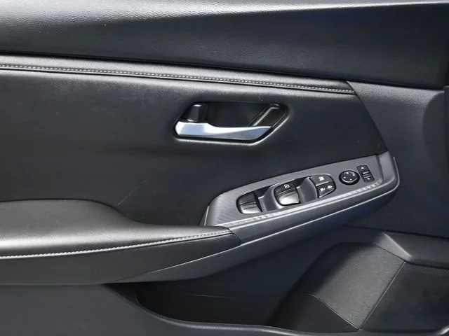 Used 2024 Blue Nissan SV image 7