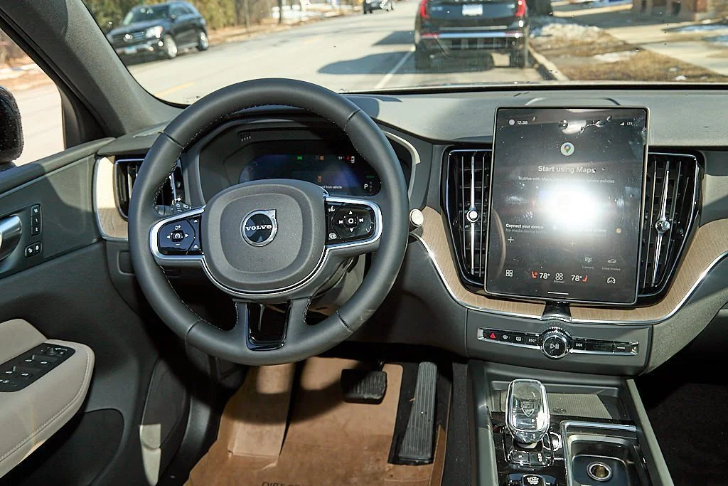 New 2026 Bright Dusk Volvo Plus image 22