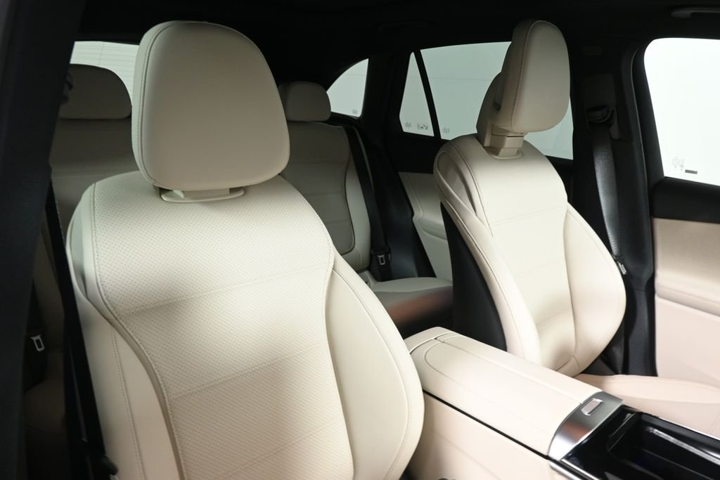 Used 2026 Polar White Mercedes-Benz GLC 300 image 27