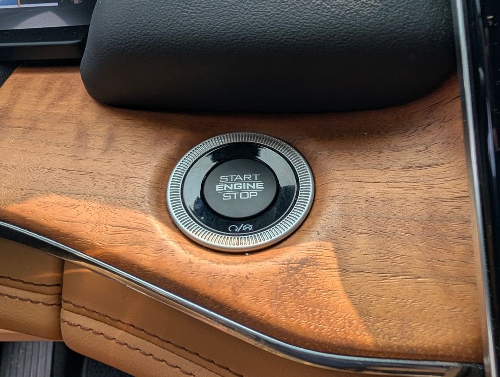 Used 2023 White Jeep Summit image 7