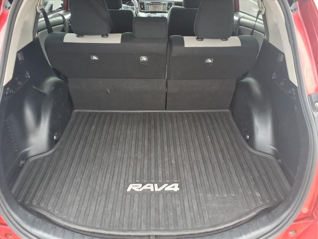 Used 2017 Red Toyota XLE image 16