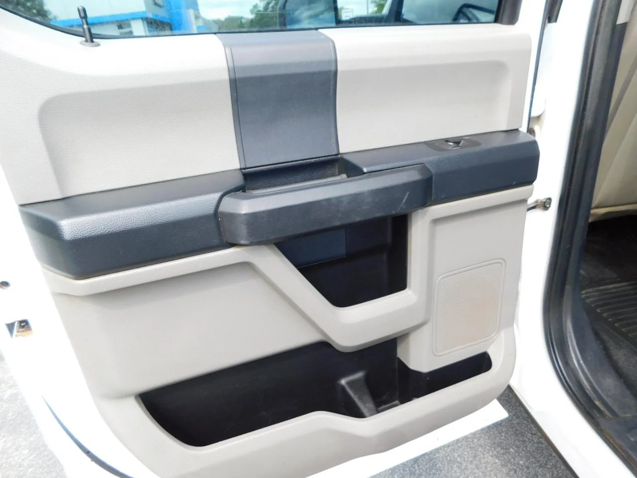 Used 2022 White Ford XL 4WD Crew Cab 6.75 ft Box image 20