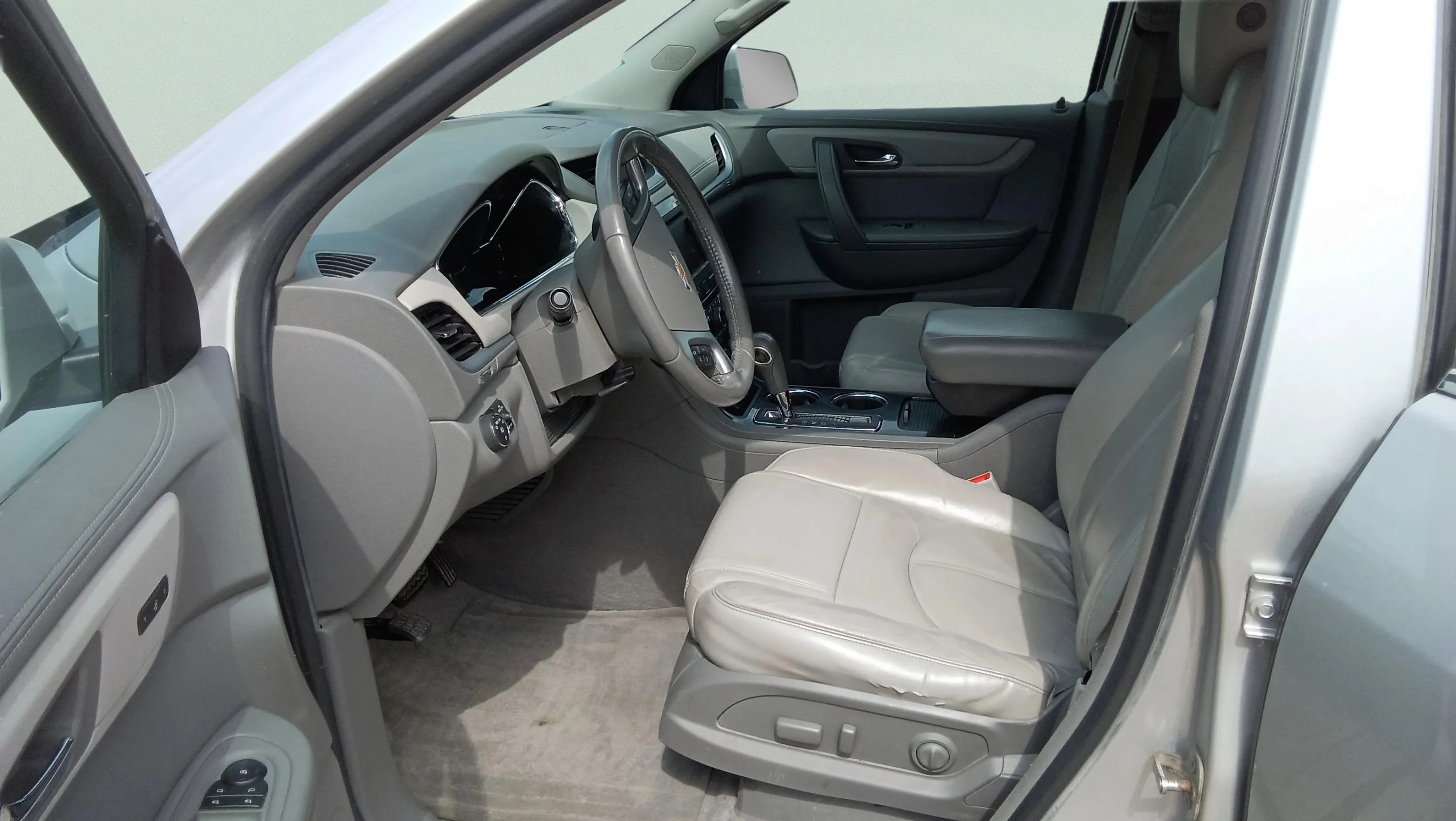 Used 2017 Silver Chevrolet LT image 10