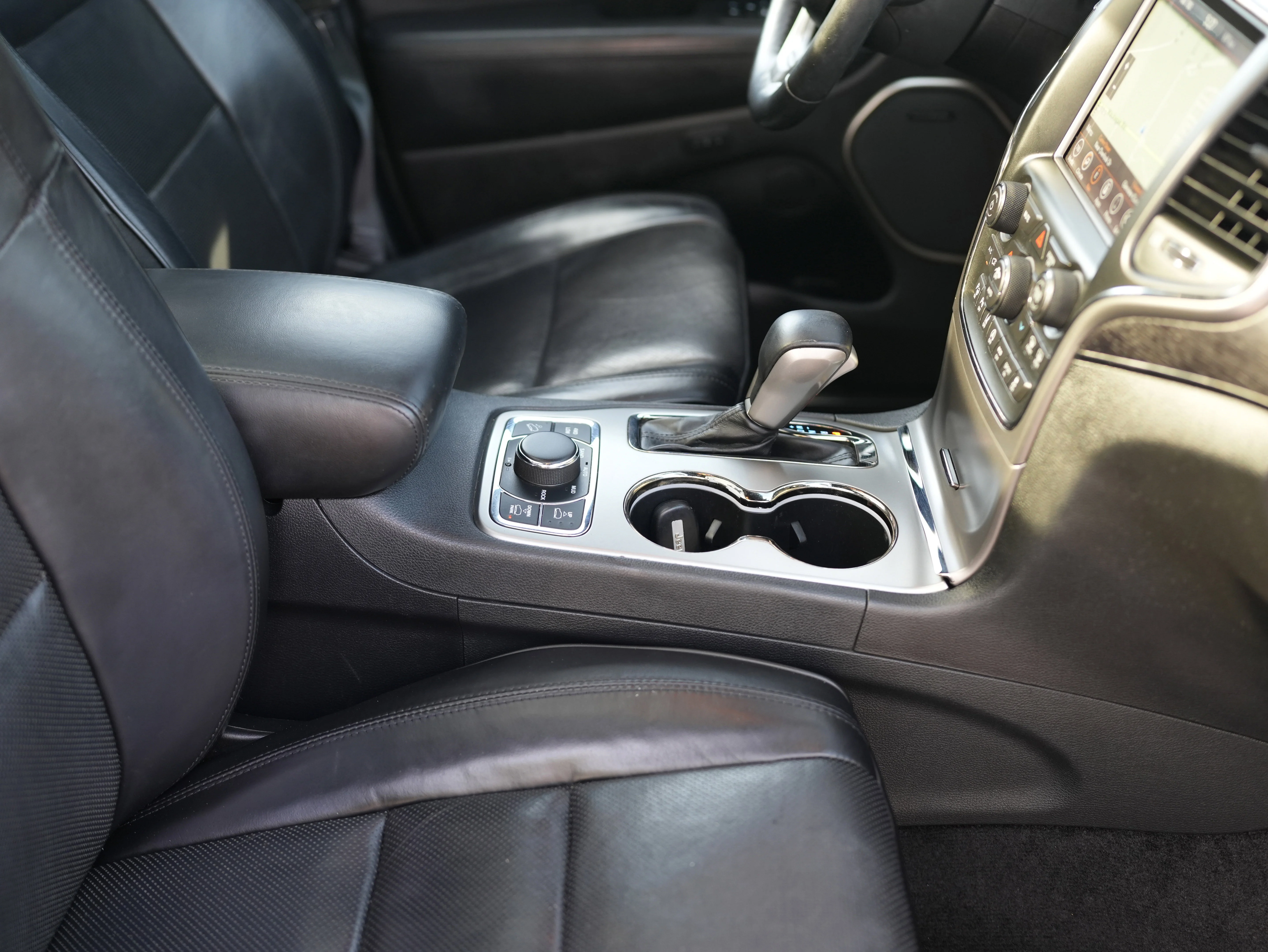 Used 2018 Billet Silver Metallic Clearcoat Jeep High Altitude image 19