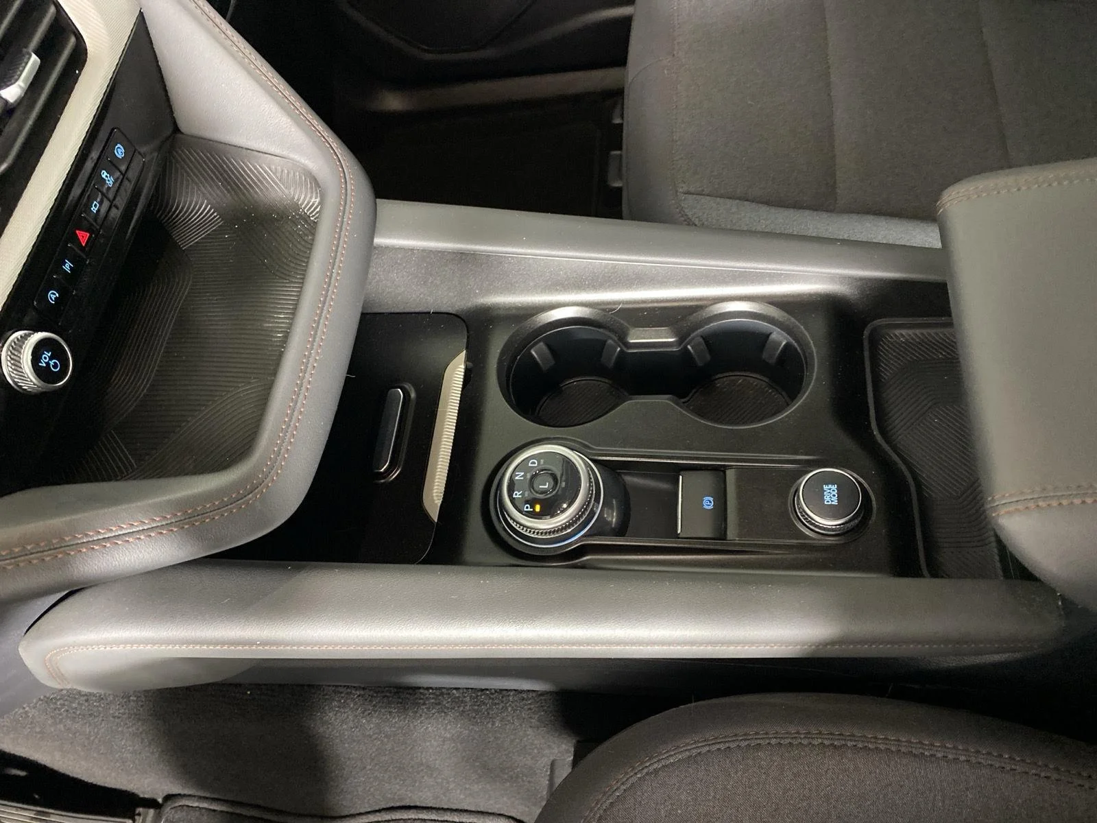 Used 2025 Agate Black Metallic Ford Active image 25