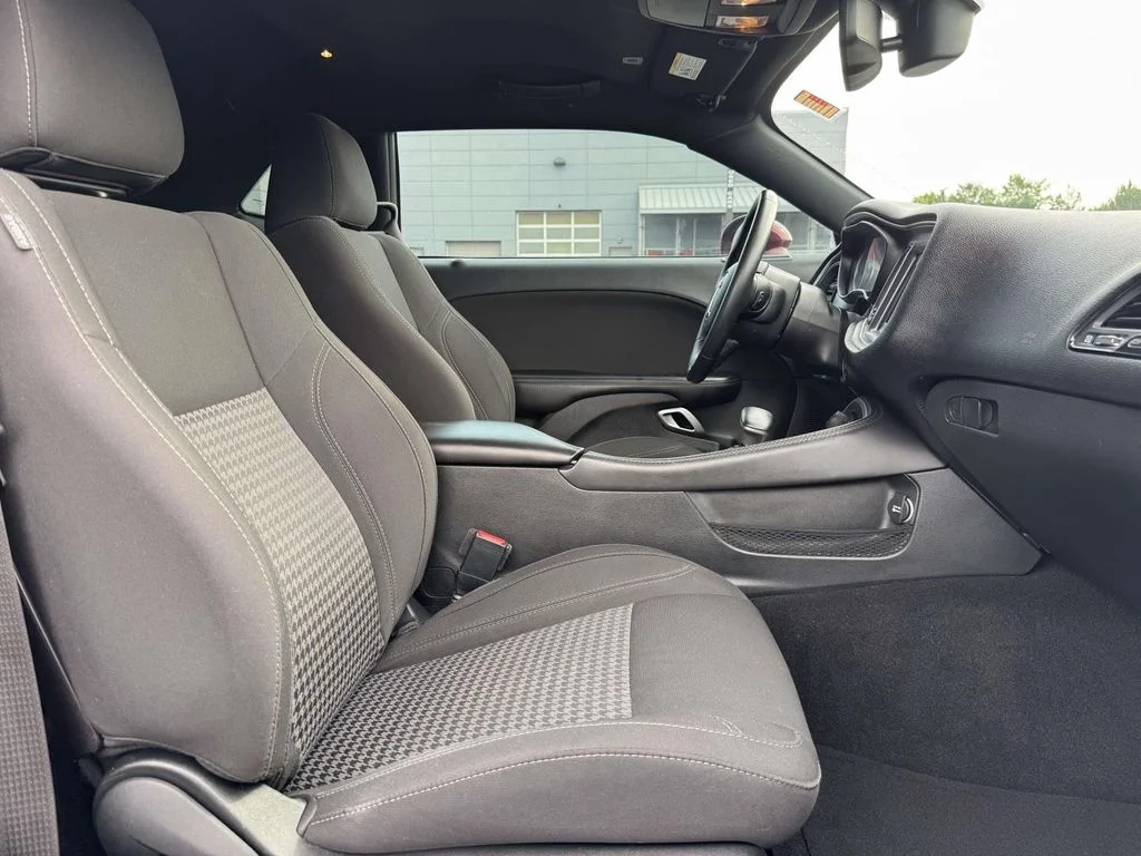 Used 2019 Red Dodge SXT image 14